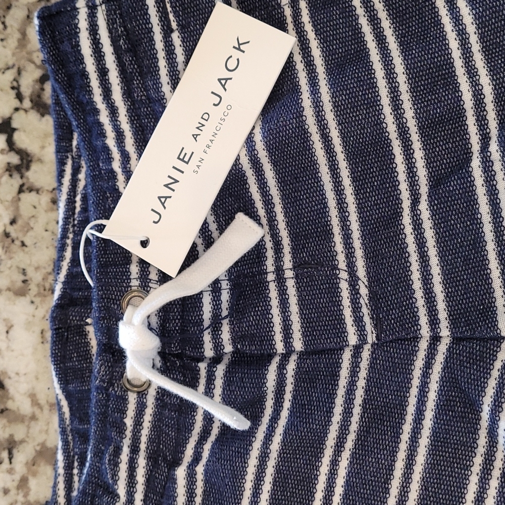 NWT JANIE AND JACK BOYS SHORTS. navy blue and white Size 2T
